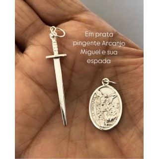 Pingentes  e espada de São Miguel  em prata