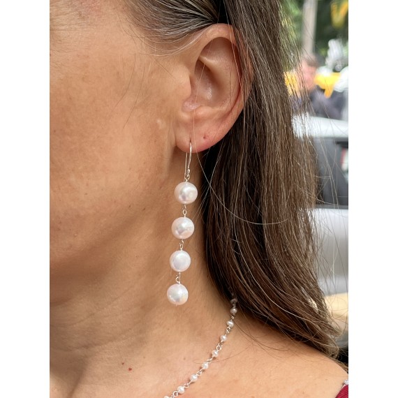 Brinco no anzol em prata quatro pérolas